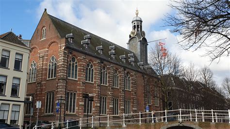 het academiegebouw leiden